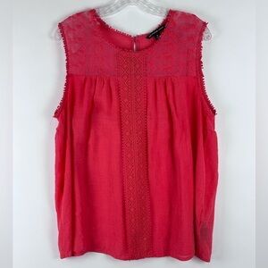 Women's Sleeveless Creped Lace & Crochet Top